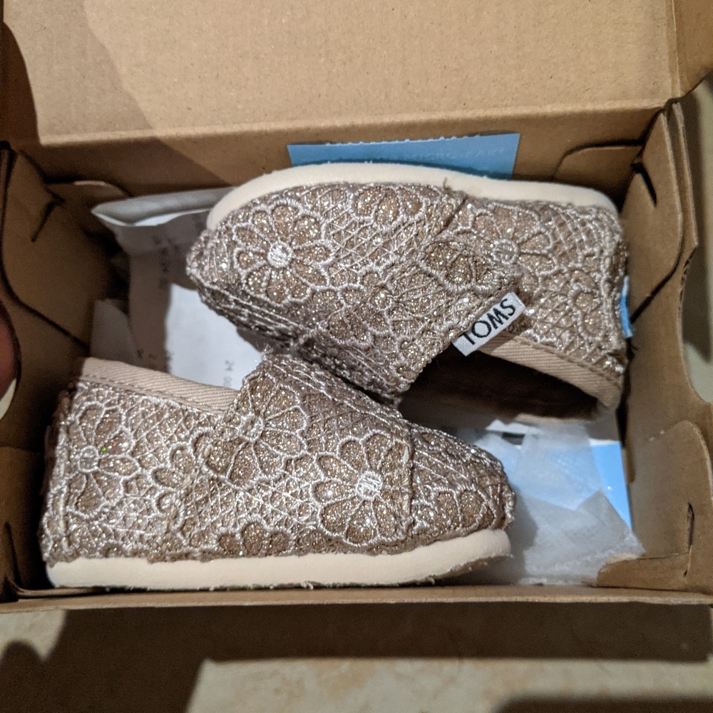 Baby Toms shoes